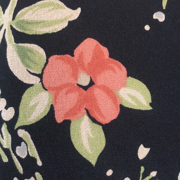 JONES NEW YORK Silk Buttery Soft Fall/Winter Floral Design W Collar & Cap Sleeve - Picture 11 of 15